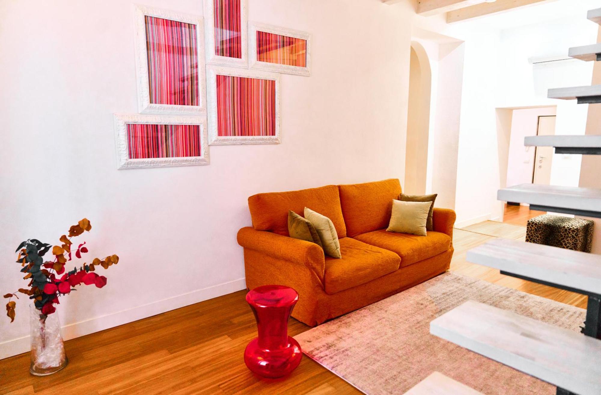 Riverside Loft Navigli - Spacious Two-bedroom Apartamento Milão