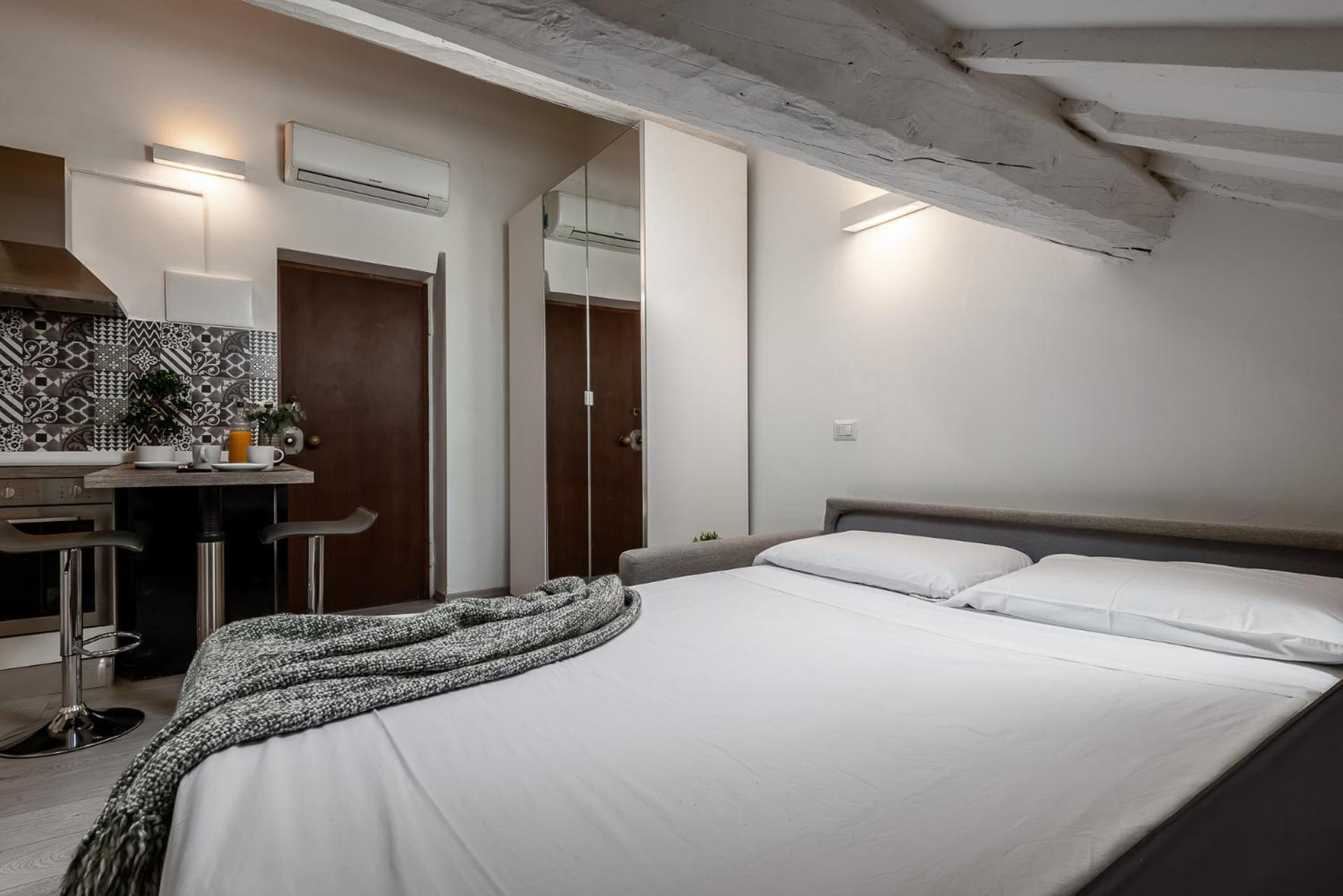 Stayeasy Corso 9 - Attic Mailand