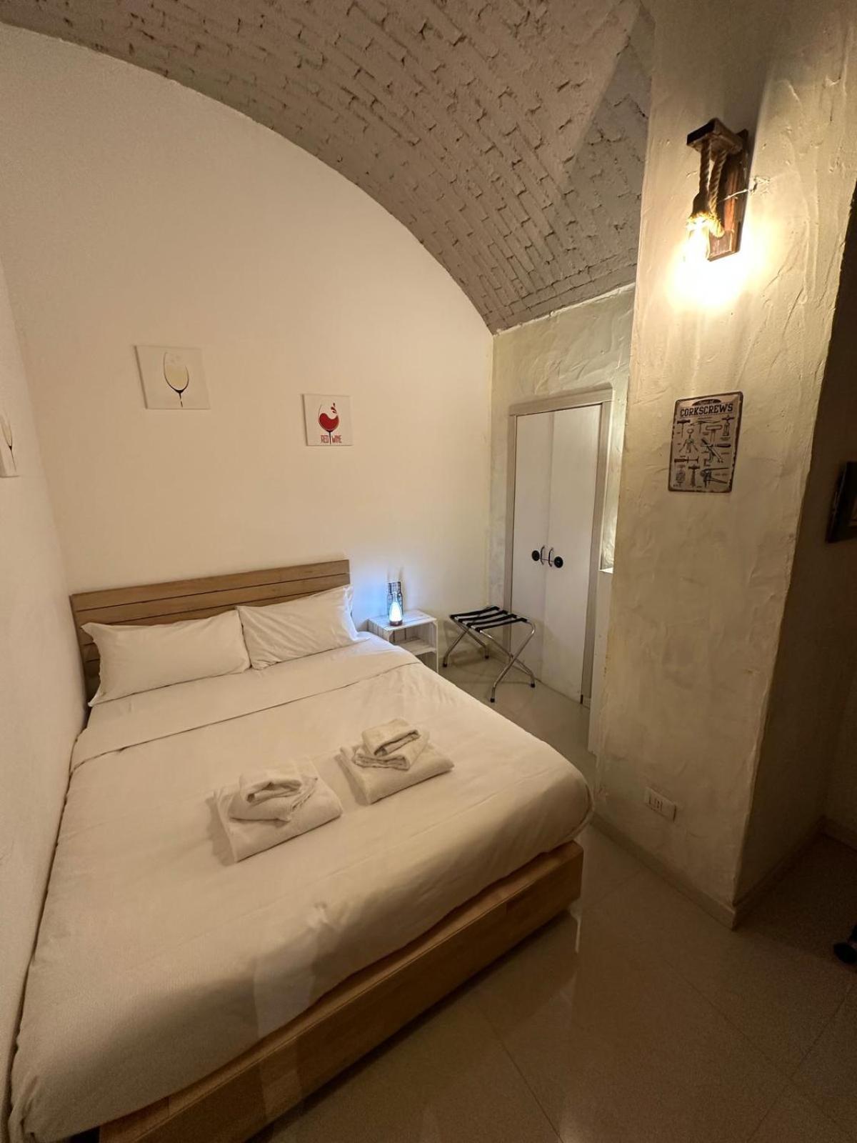 La Cantinetta Di - The Wine Cave In Milan, Huge 110sqm Next To Station Apartment Mailand