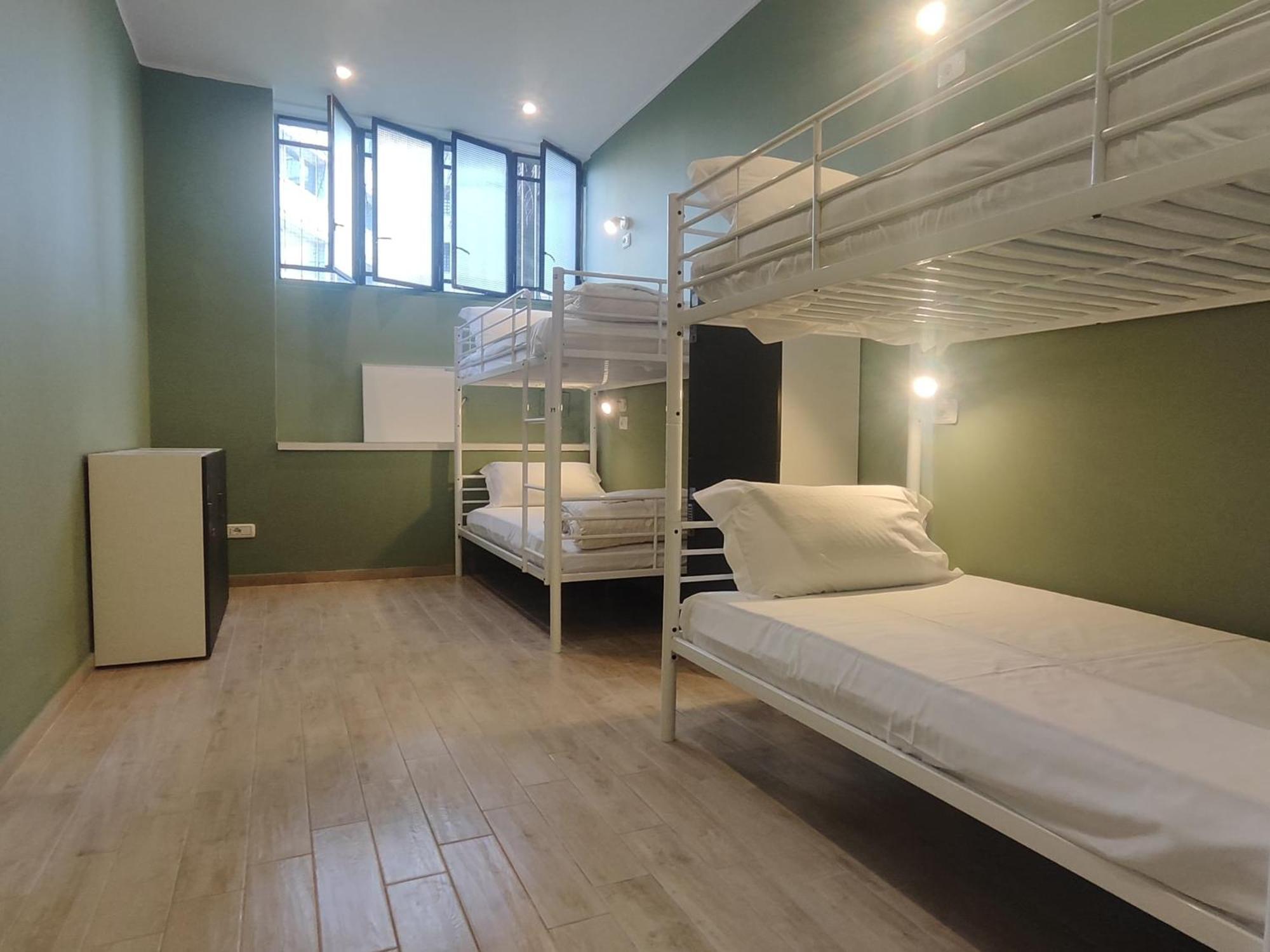 Hostel Cinhouse *