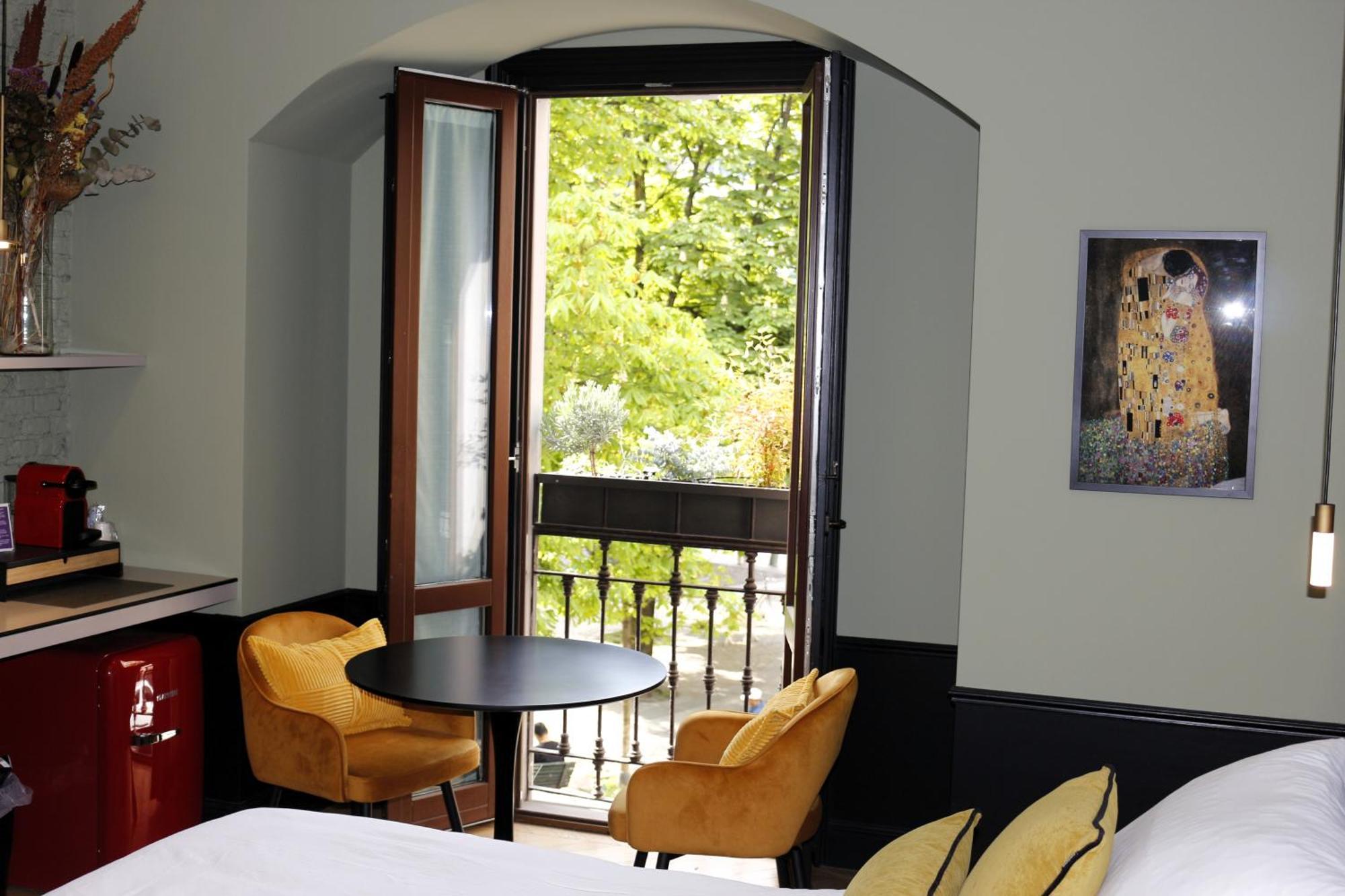 Ospitali, Ks-suites * Mailand