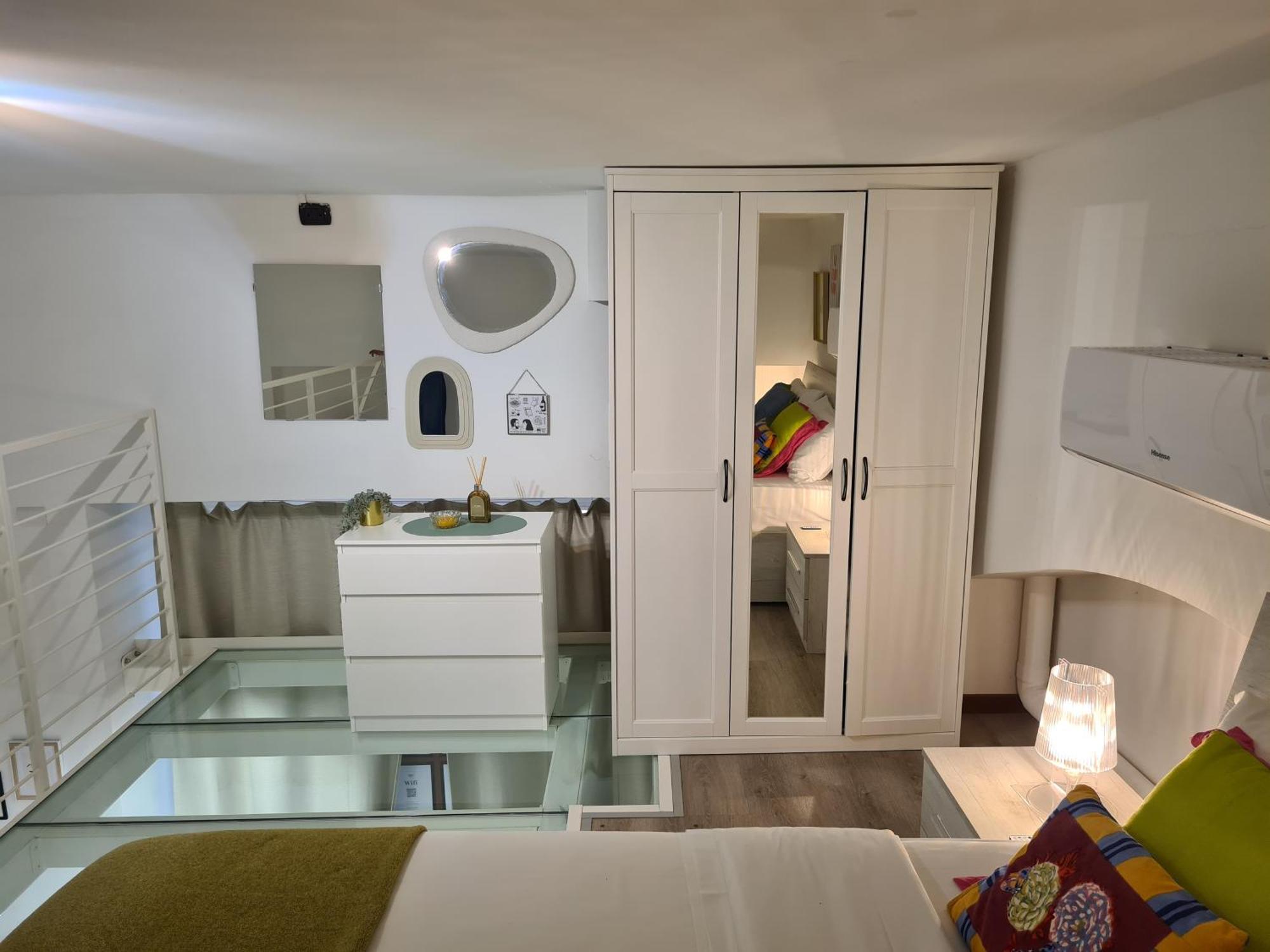 Bellavita Loft - Tricolore Metro Station Apartment