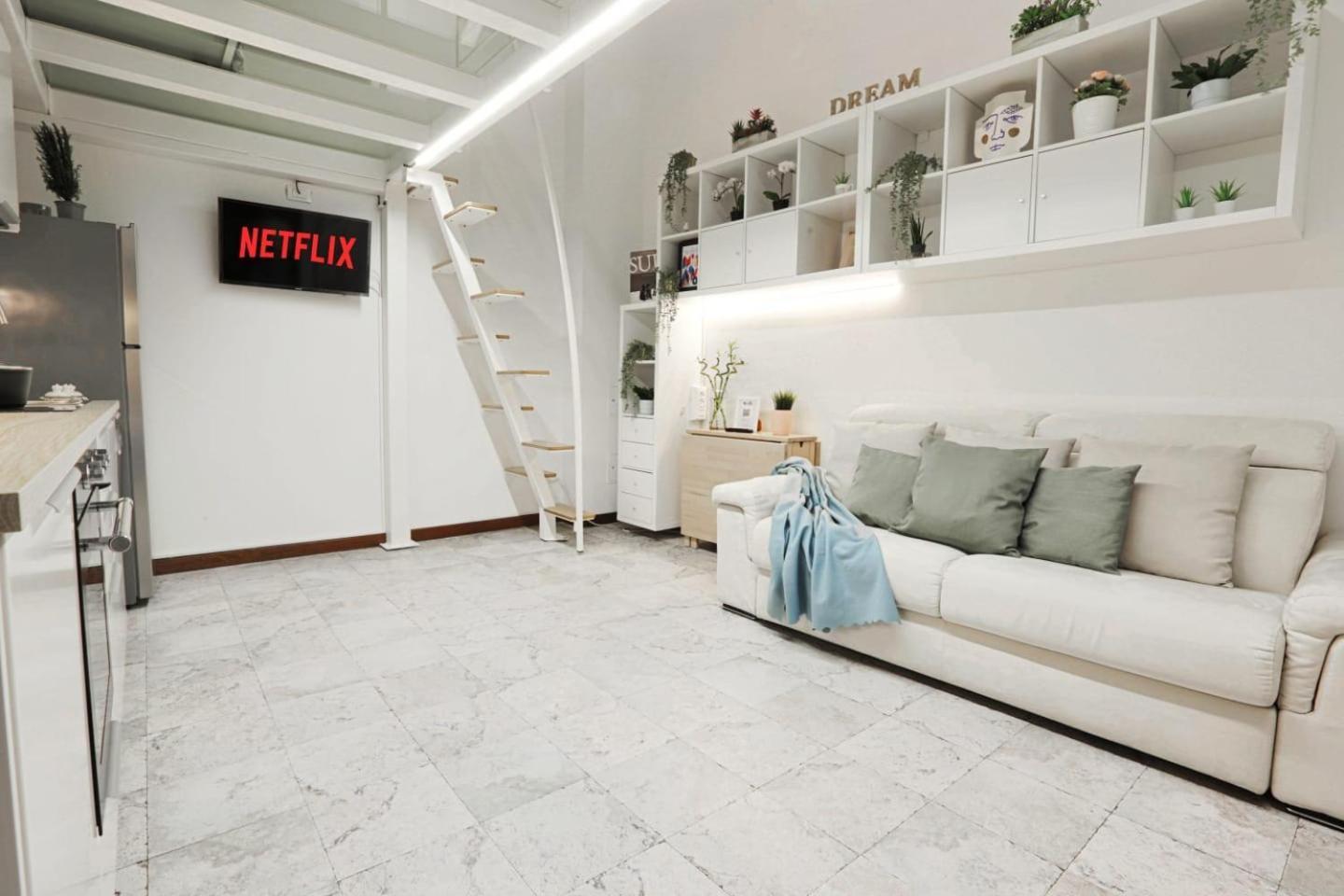 Apartment Bellavita Loft - Tricolore Metro Station Mailand