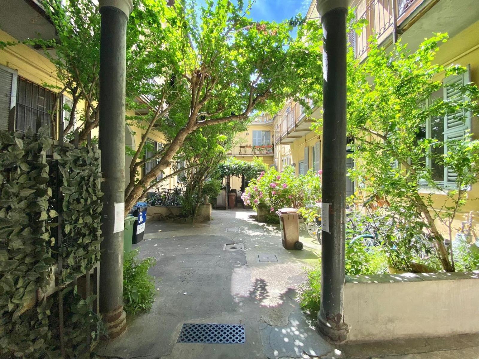 Coluccio C&l Home, In Coorte Silenziosa Milanese, Vicino A Metropolitana, Strategica Per Eventi, Fiere E Concerti Apartamento *