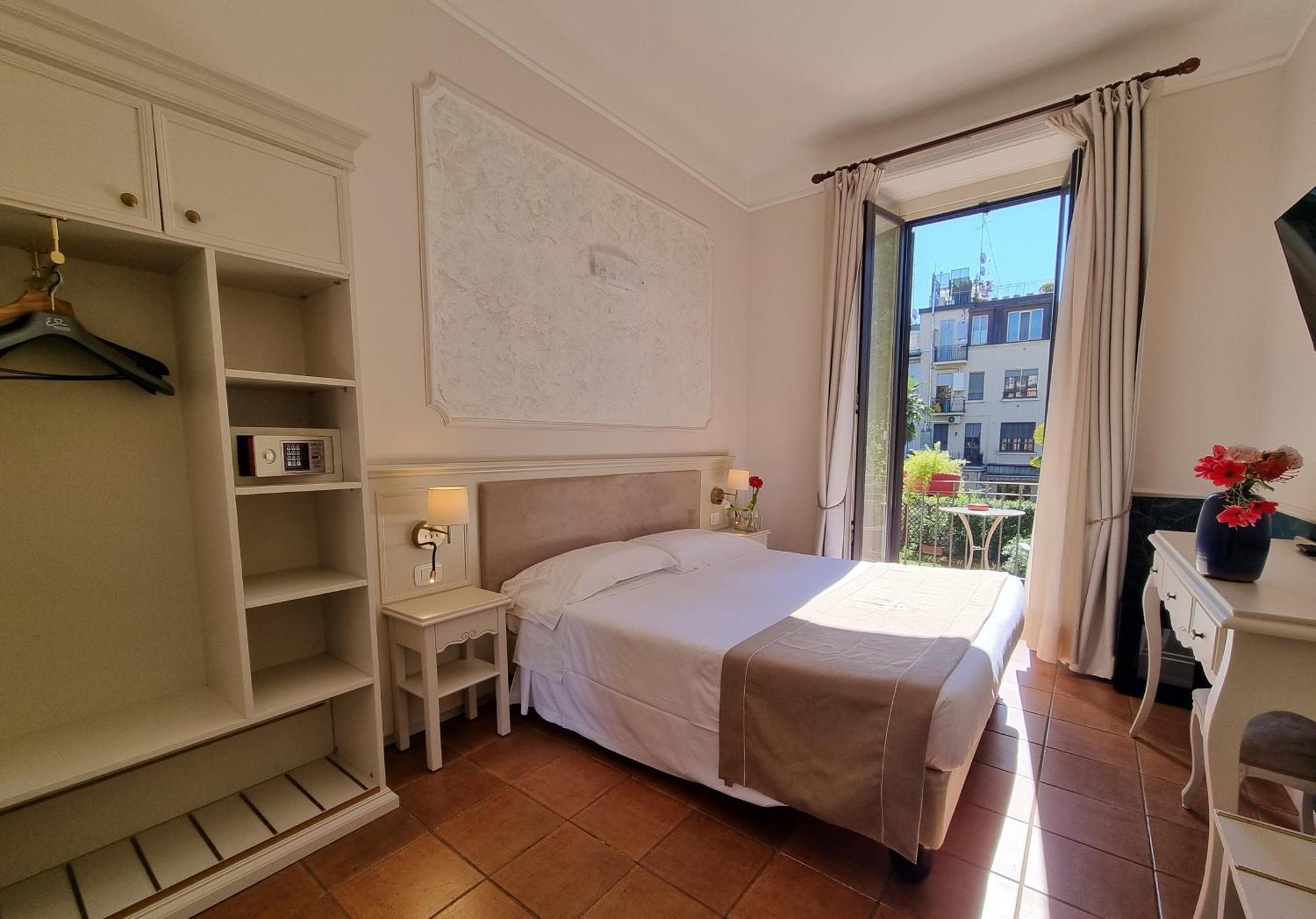 Hotel Charly