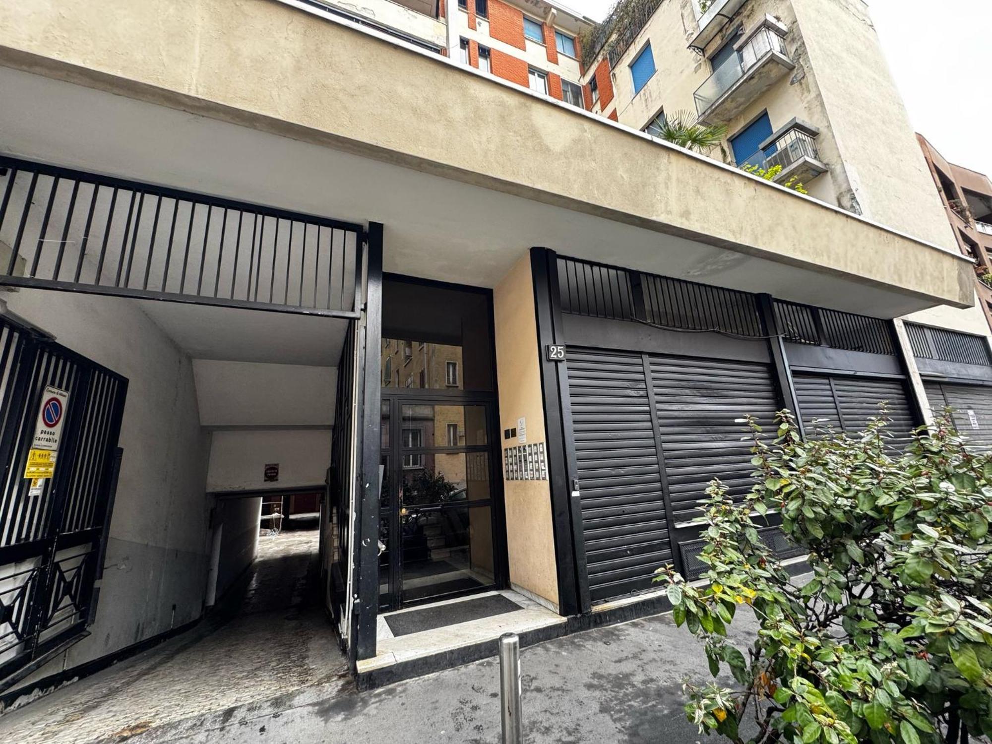 Kibilu - Via Bruzzesi Mailand
