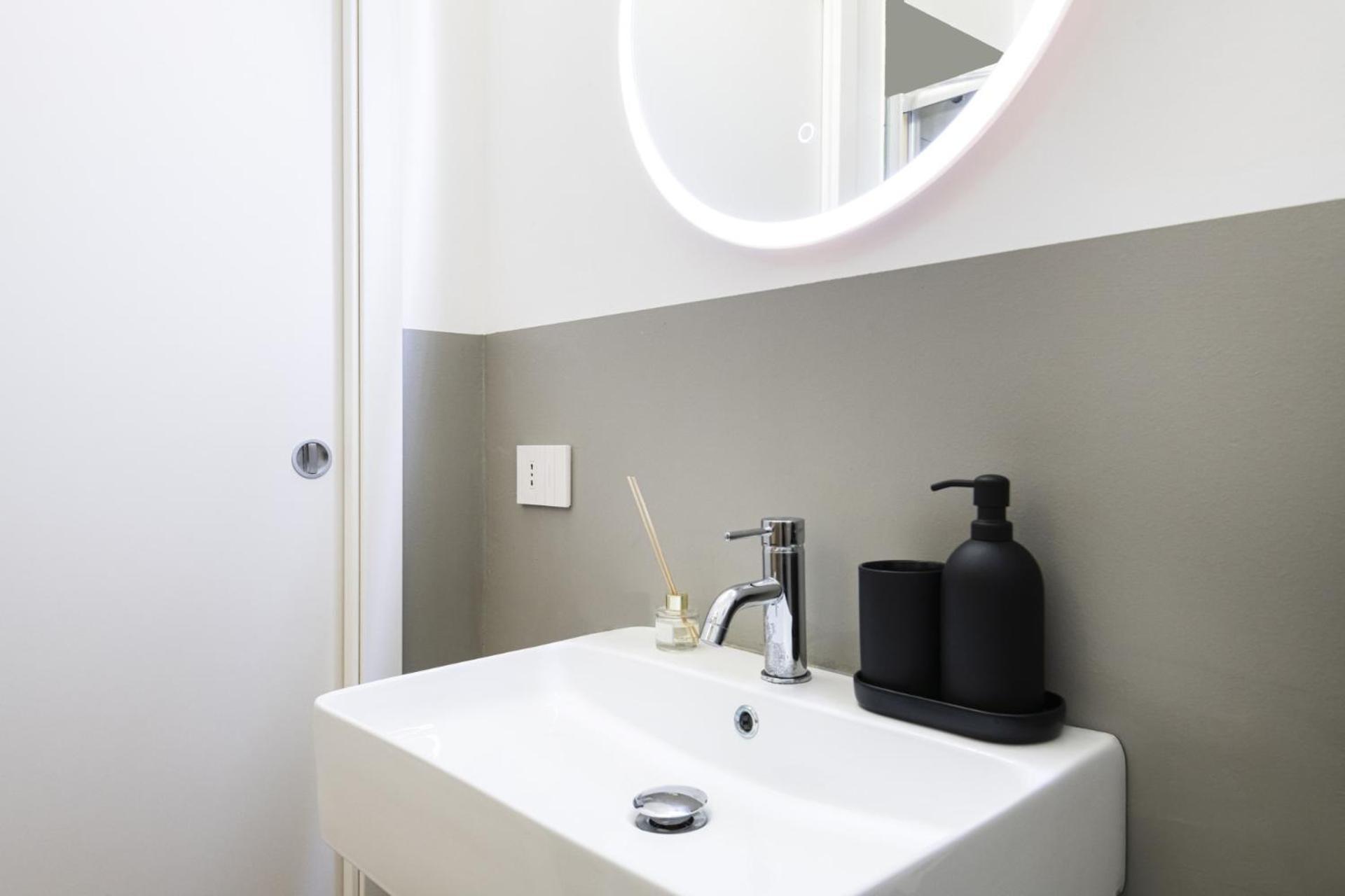 Easylife - Cav102 Raffinato Mono Con Jacuzzi In Apartment *