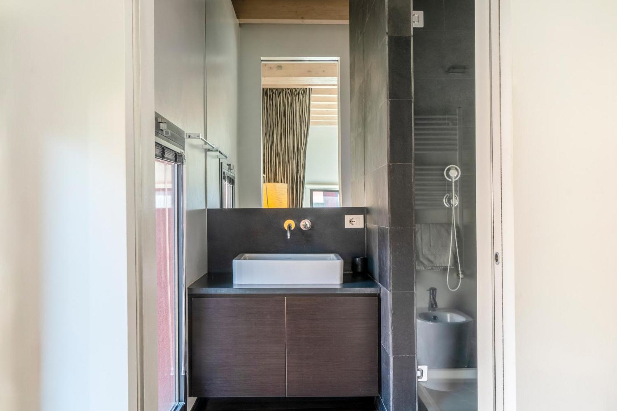 Red Lofty Milano- Loft Moderno Comodo Per Ippodromo, San Siro, Fiere E Politecnico, Parking