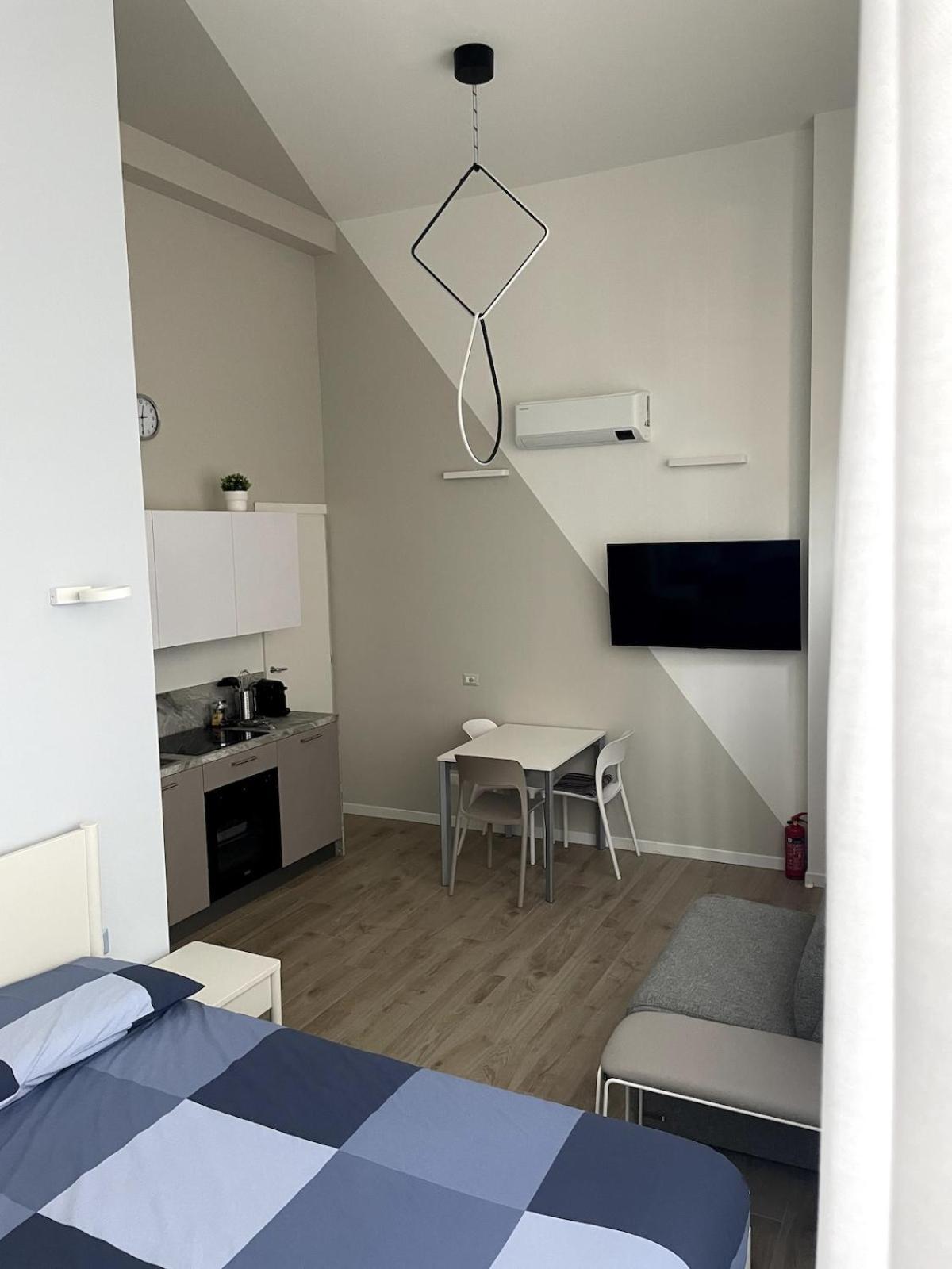 Mariposa Pta Venezia Via Menotti