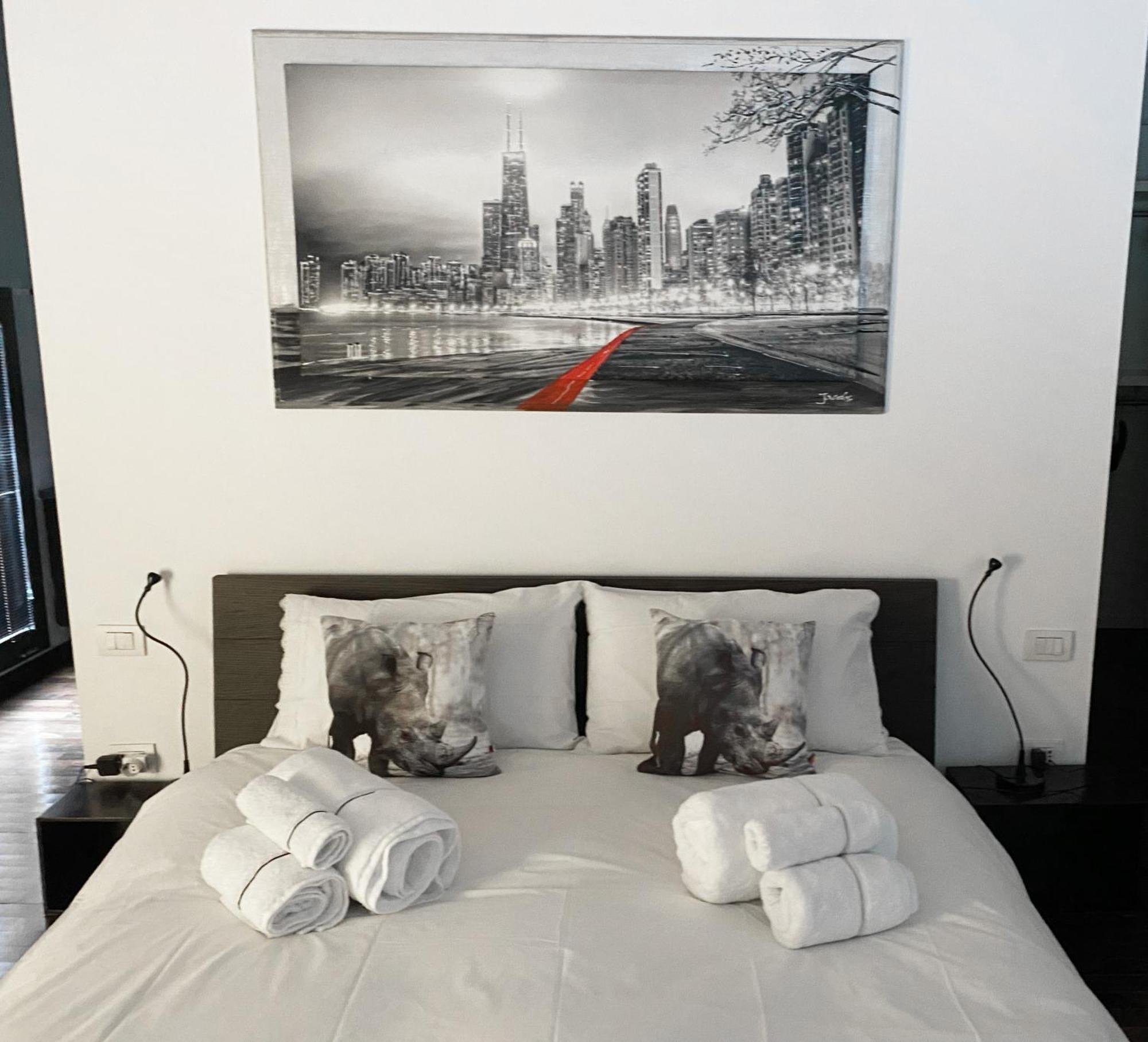 Apartment Red Lofty Milano- Loft Moderno Comodo Per Ippodromo, San Siro, Fiere E Politecnico, Parking Mailand