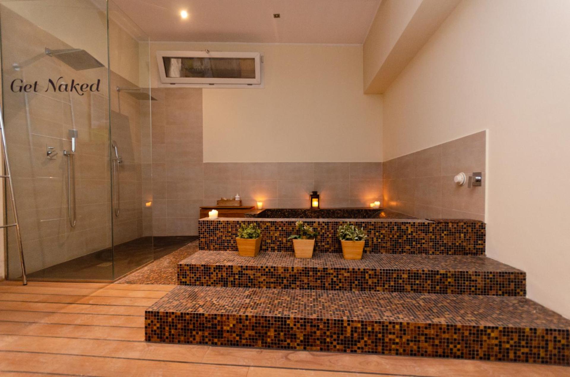 Luxury 3 Fiat, Ariberto Home, Tra Centro Storico Di E Navigli, Con Spaziosa Jacuzzi