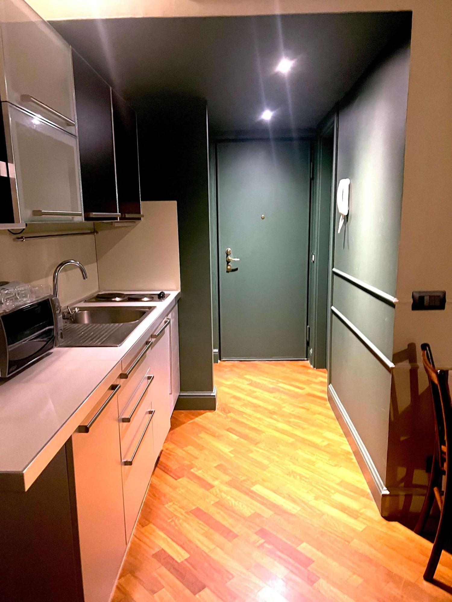 Arts At Corso Vercelli Apartment