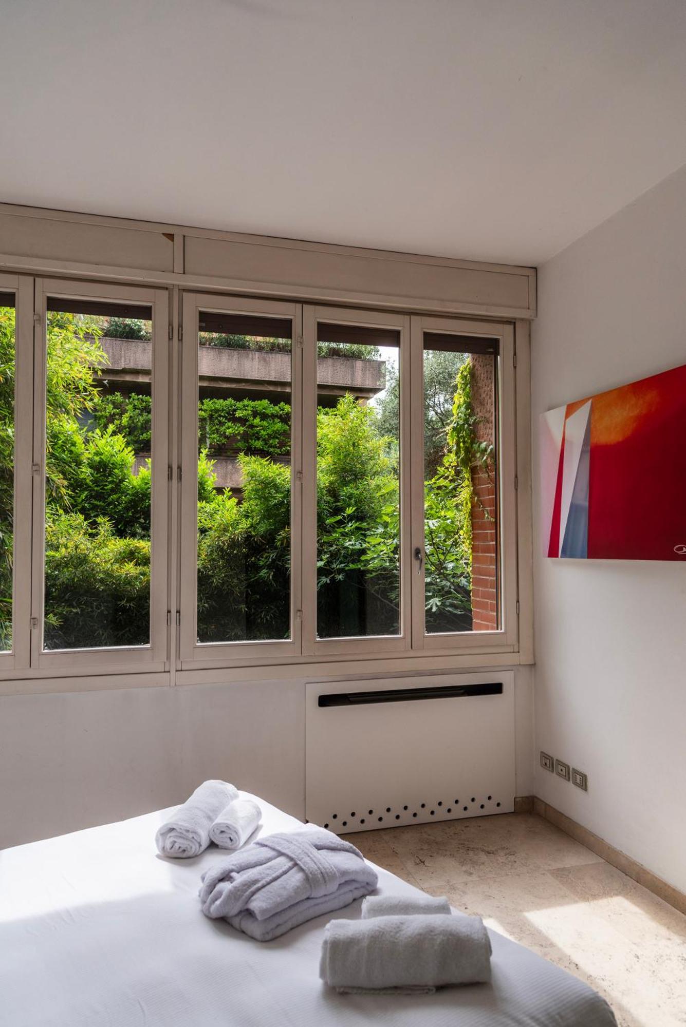 Apartment Youhosty - Exclusive Townhouse Garden And Pool