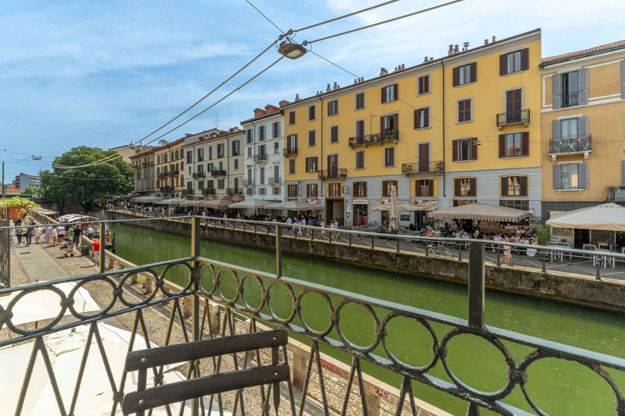 - Alzaia Naviglio Grande * Mailand