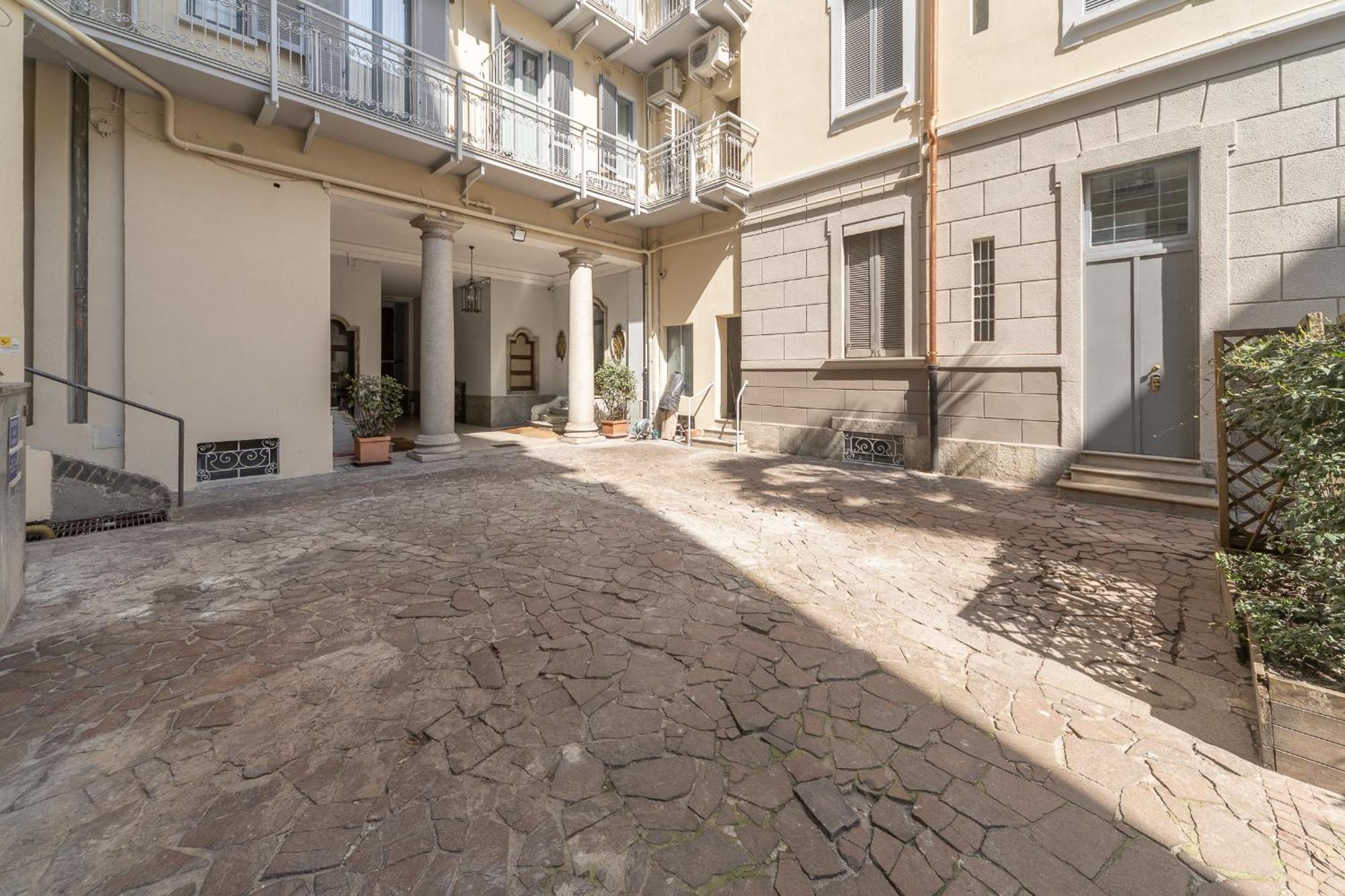 Sunny With Terrace In Center By Rentopolis Apartamento