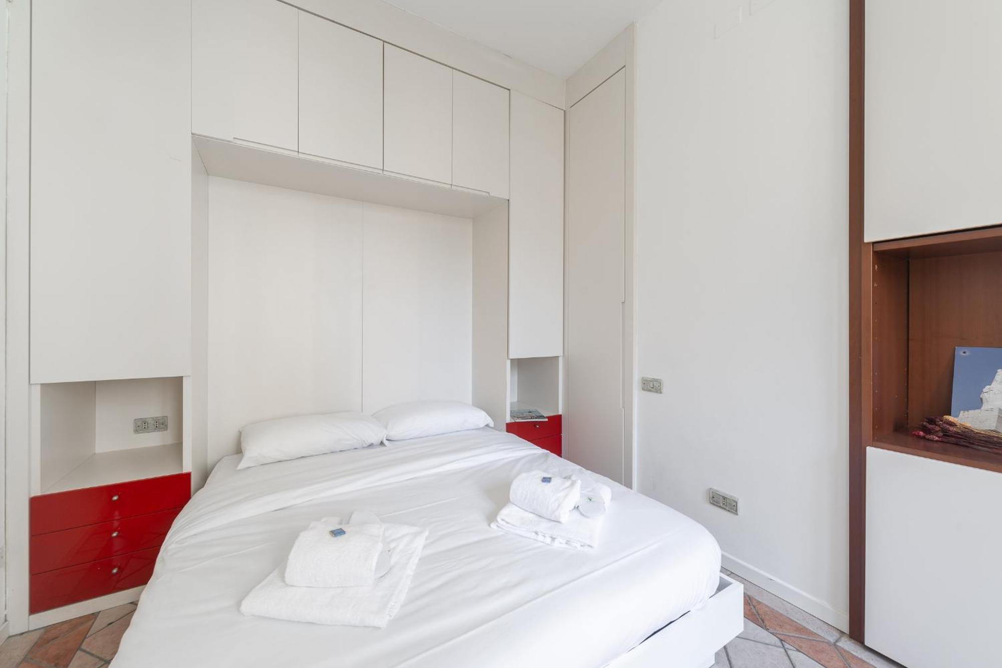 Sunny With Terrace In Center By Rentopolis Apartamento