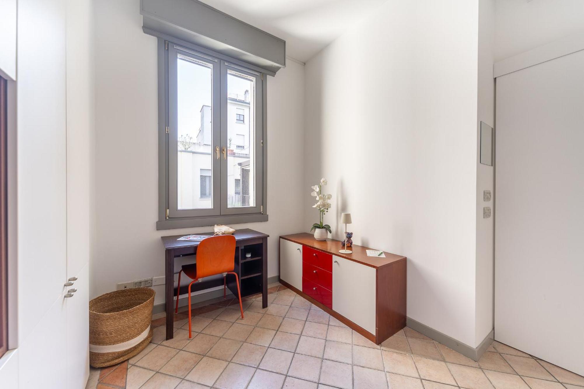 Sunny With Terrace In Center By Rentopolis Milão