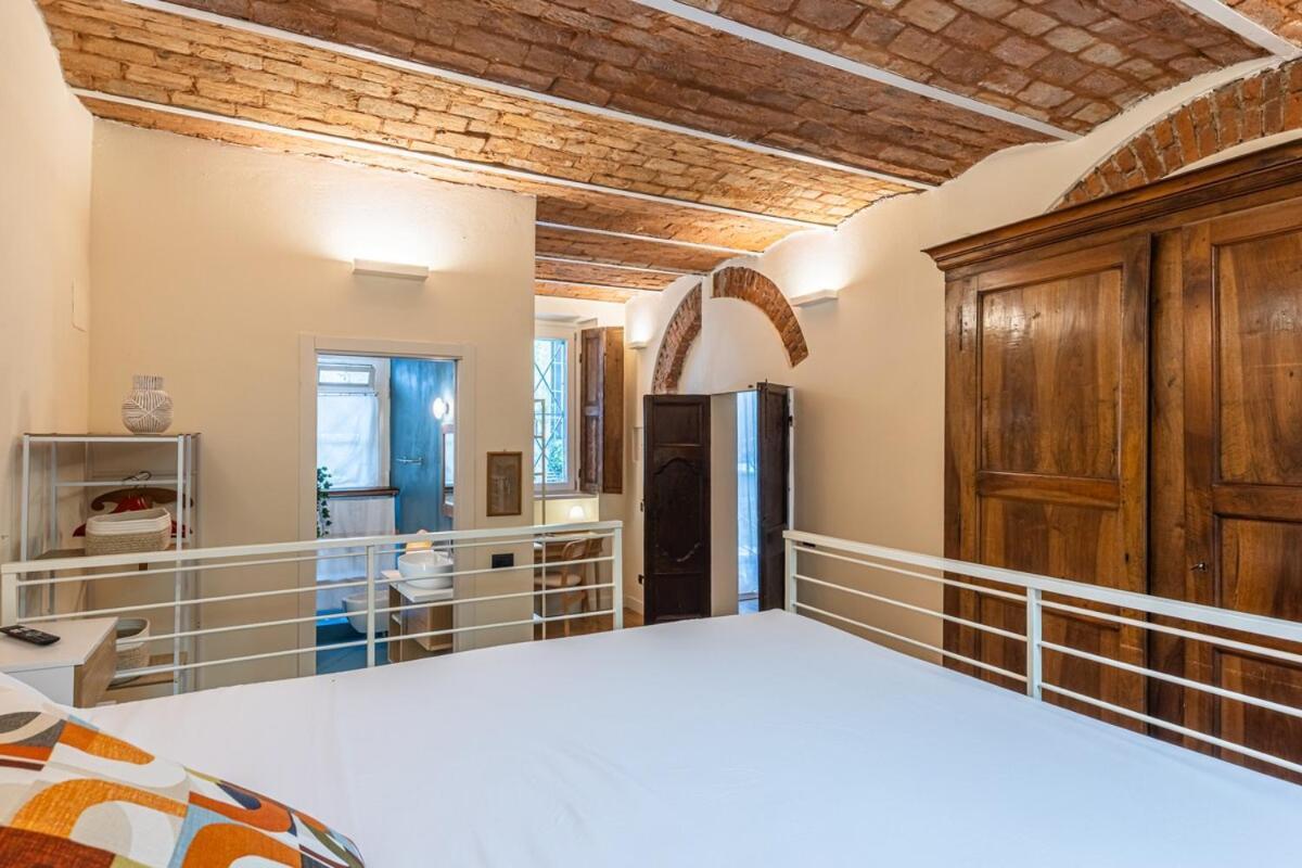 Apartment Navigli Typical With Private Courtyard *