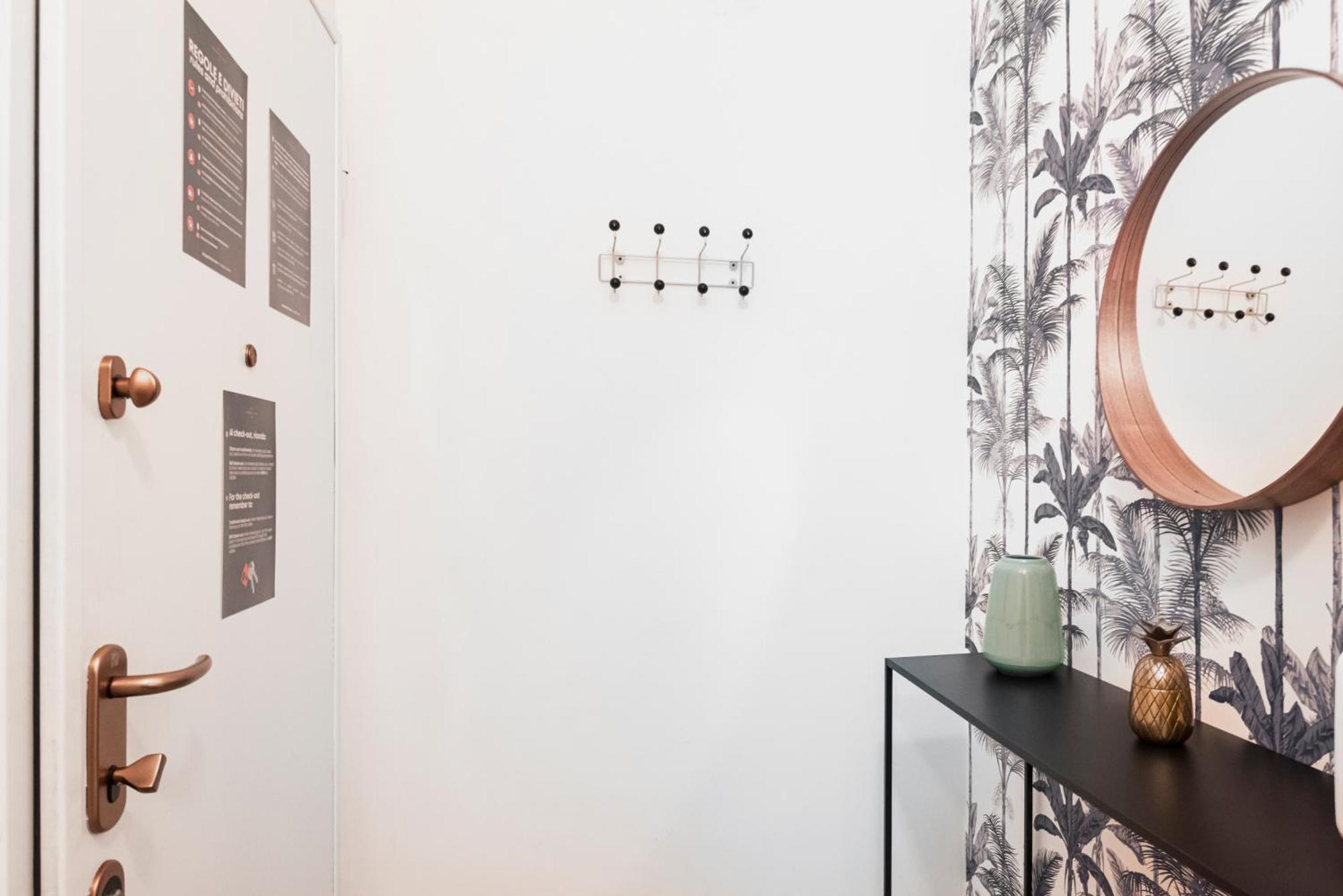 Gorgeous Flat In The Design District Apartment