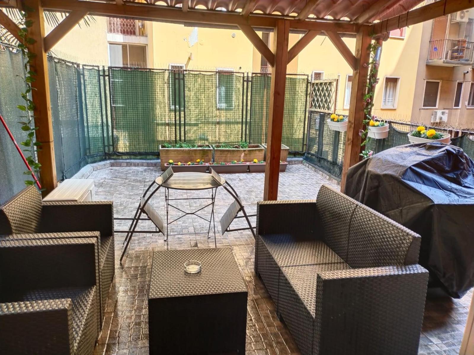Apartment Nye Milan-mico-fiera Life-de Montel Terme-san Siro-ippodromo-allianz Cloud-cozy Flat With Big Terrace Barbecue Milan