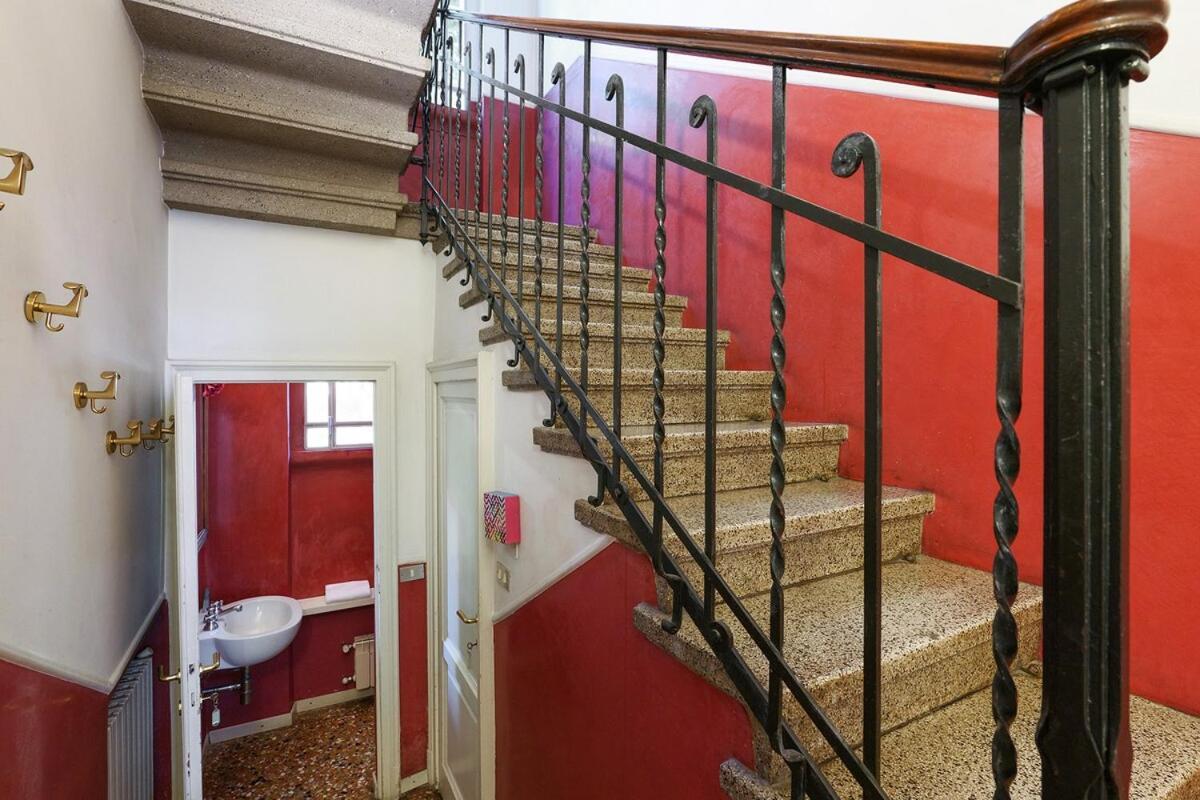 Charming Liberty-style With Garden And Parking Near Life Villa Mailand