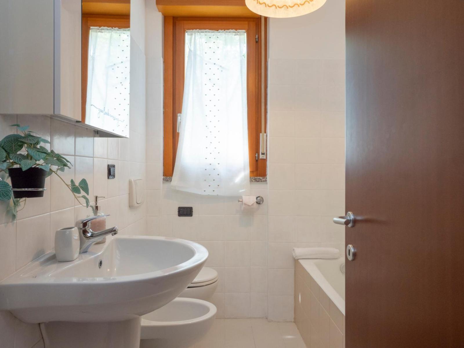 Spazio Breda - Free Garage, Metro M1, Balcony Apartment Milan