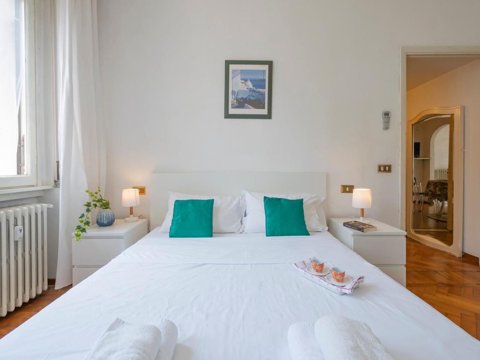 Moscova Dream - Bright And Quiet 5th Floor