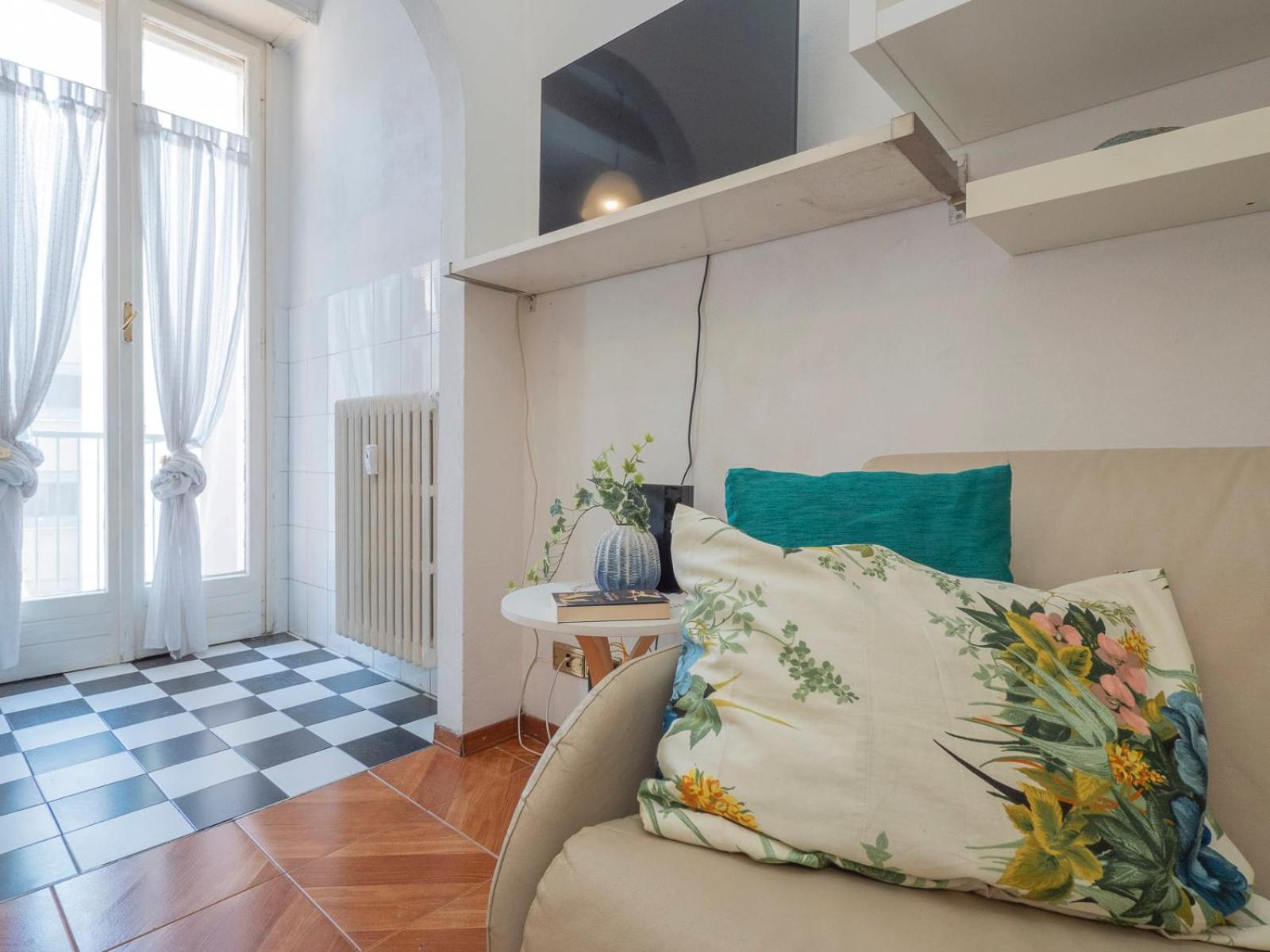 Moscova Dream - Bright And Quiet 5th Floor *