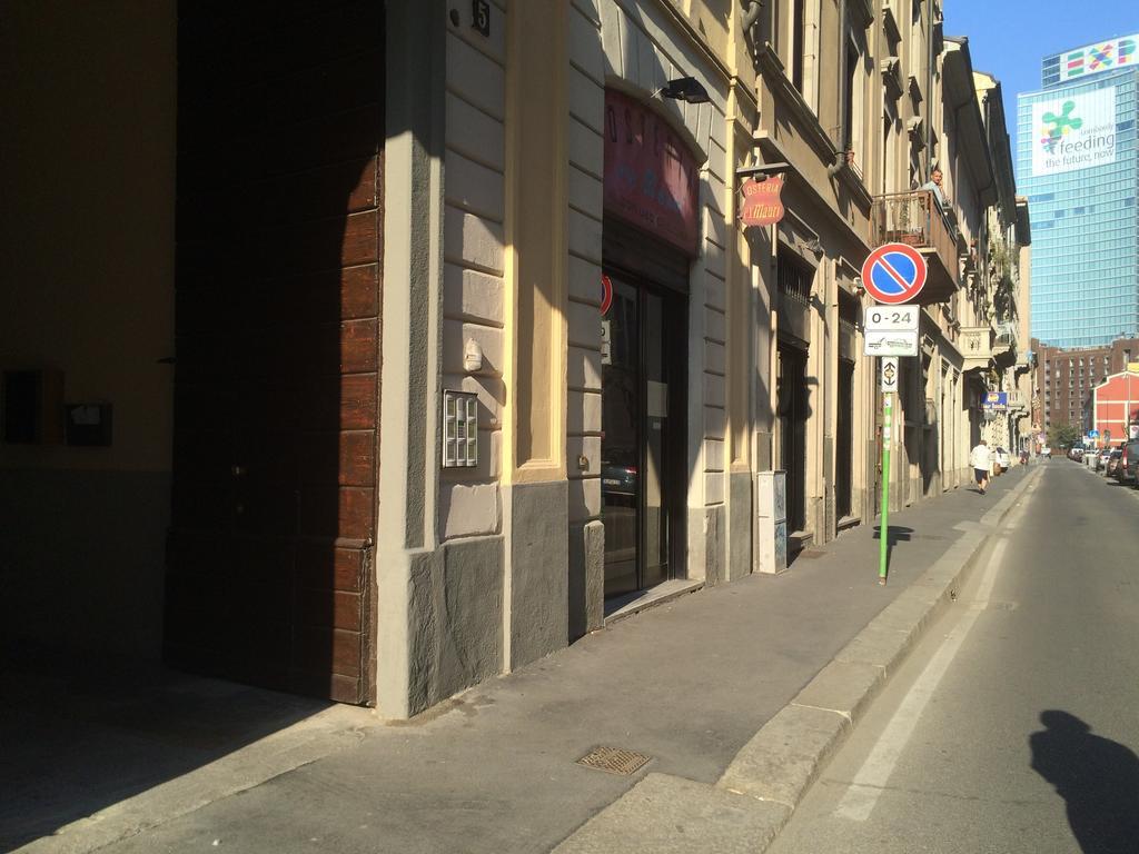 Kibilu - Via Confalonieri - Stazione Garibaldi - Zona Isola * Milão