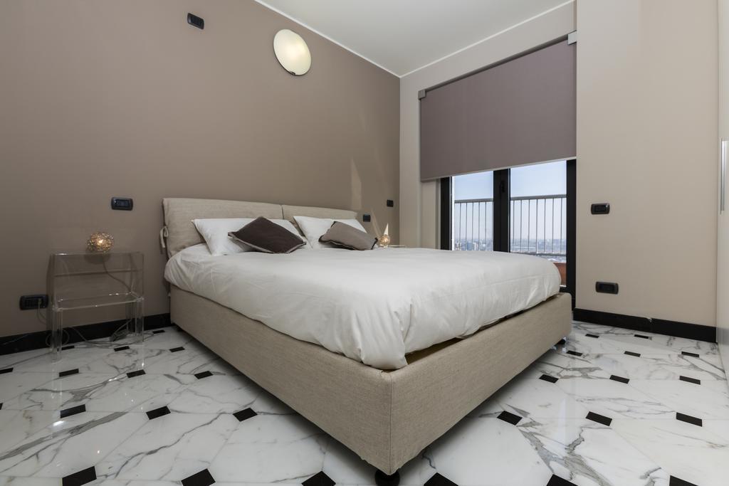 Suzzani Halldis Apartment Mailand