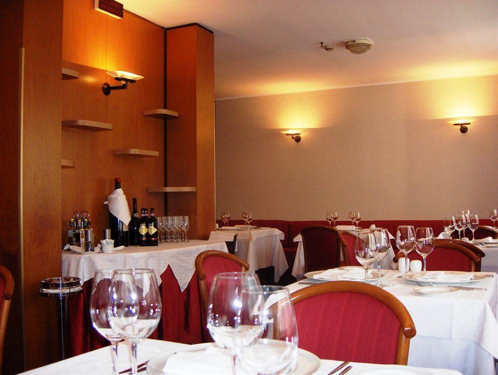 Hotel Una Century 4*