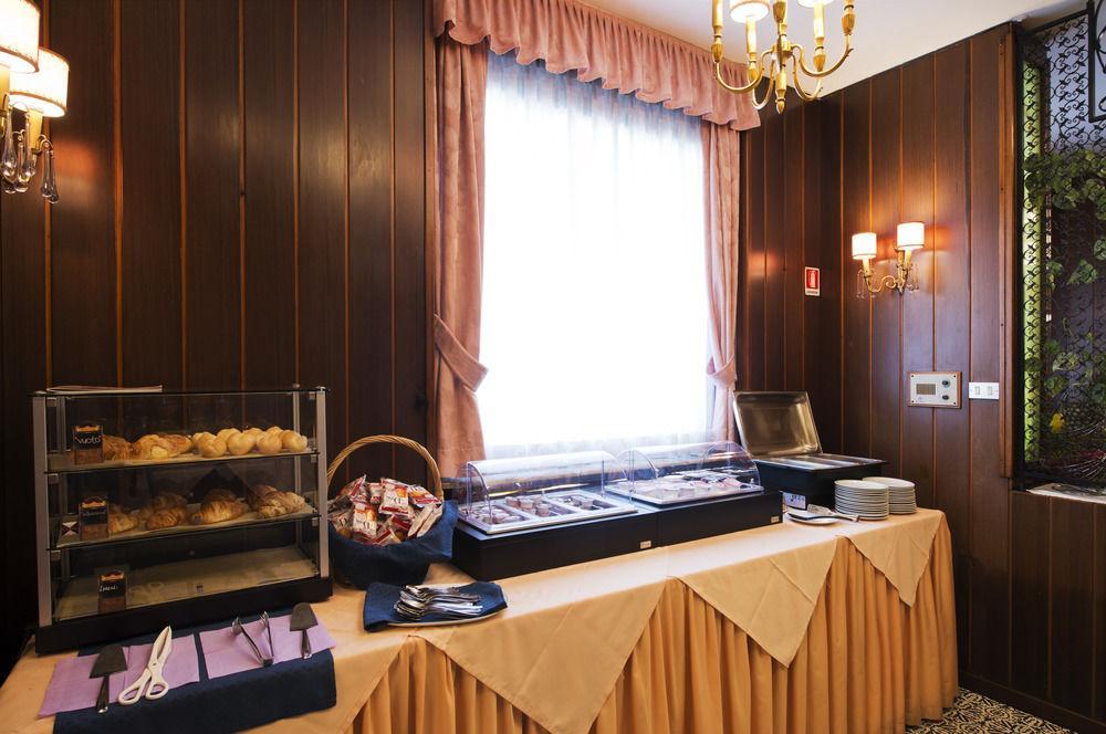 Hotel Mec Milan