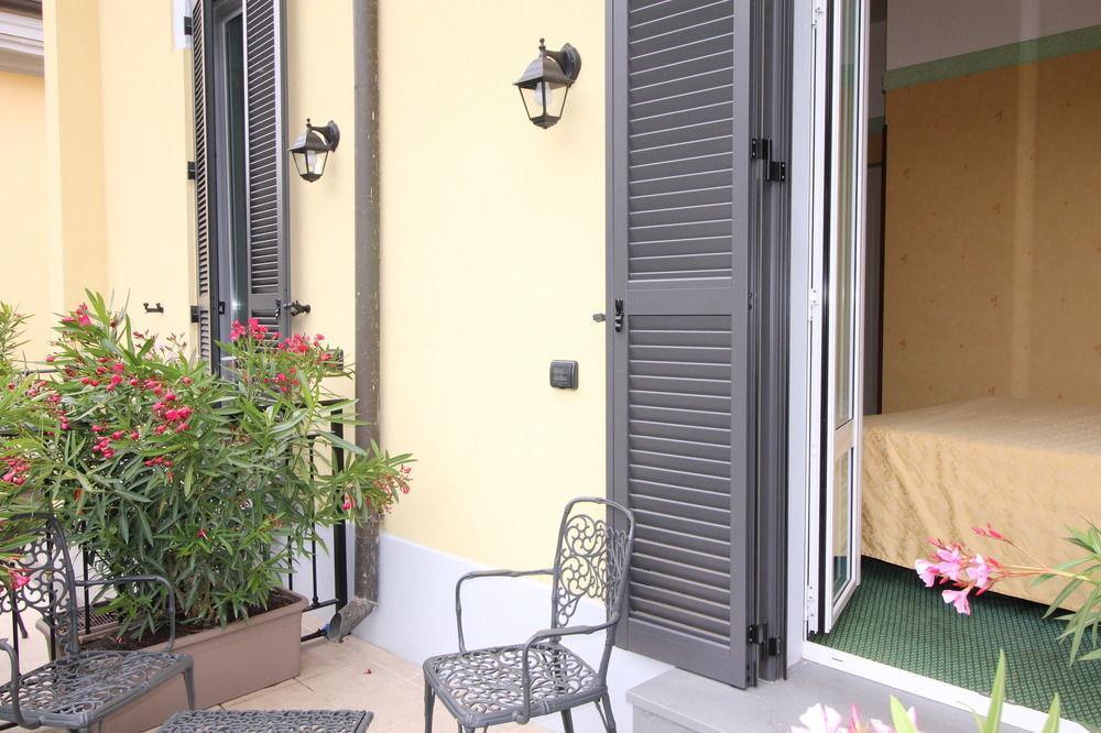 Charly Hotel 3*