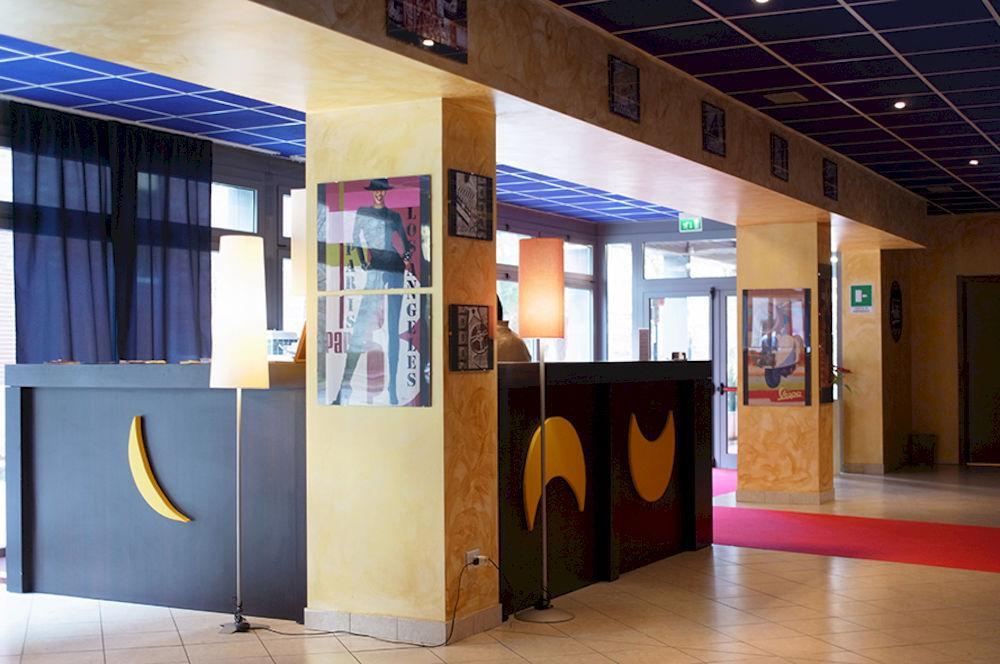 New Generation Chic Sempione Hostel *
