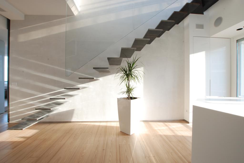 Skyline Apartment *