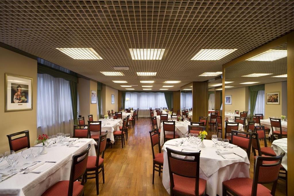Una Century Hotel