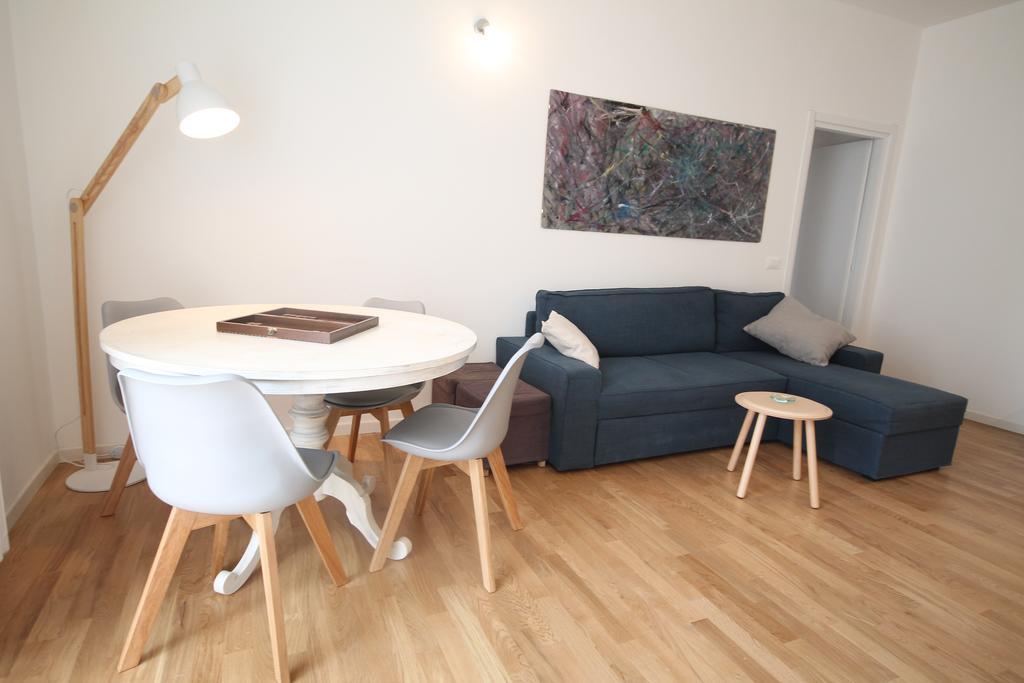 House Of Mirrors Apartment Mailand