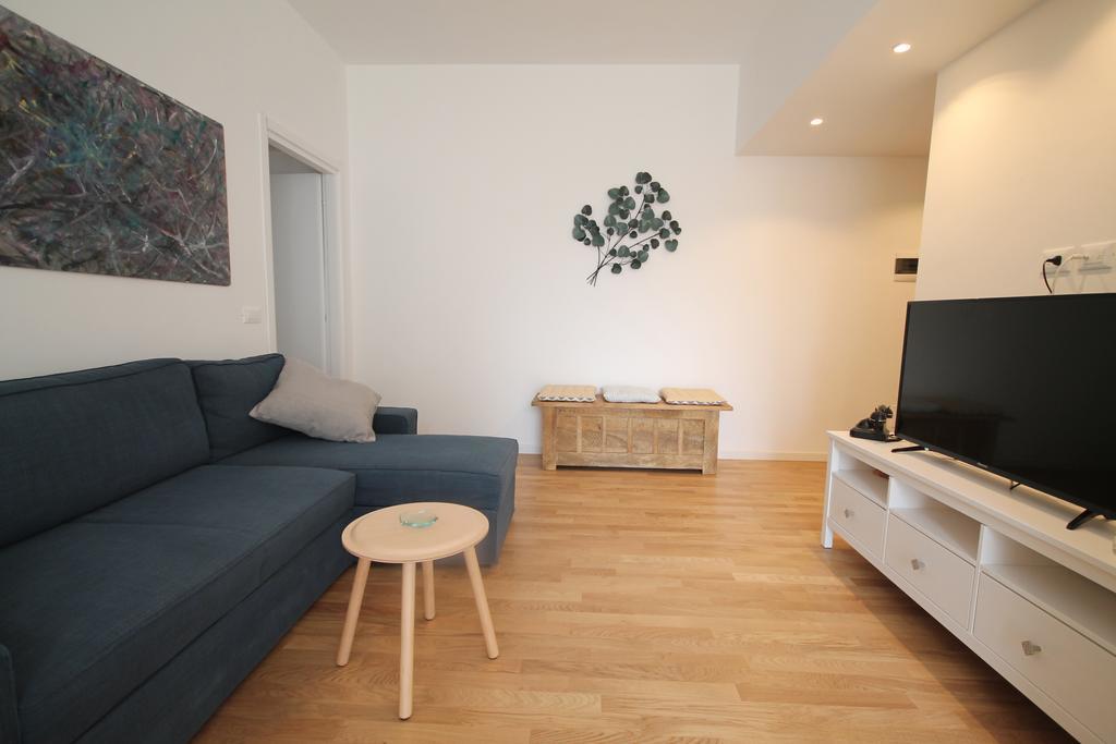House Of Mirrors Apartment