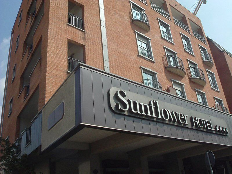 Hotel Sunflower