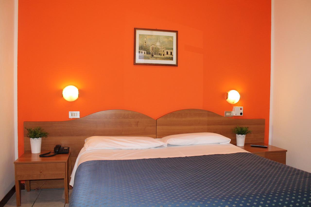La Pace Hotel