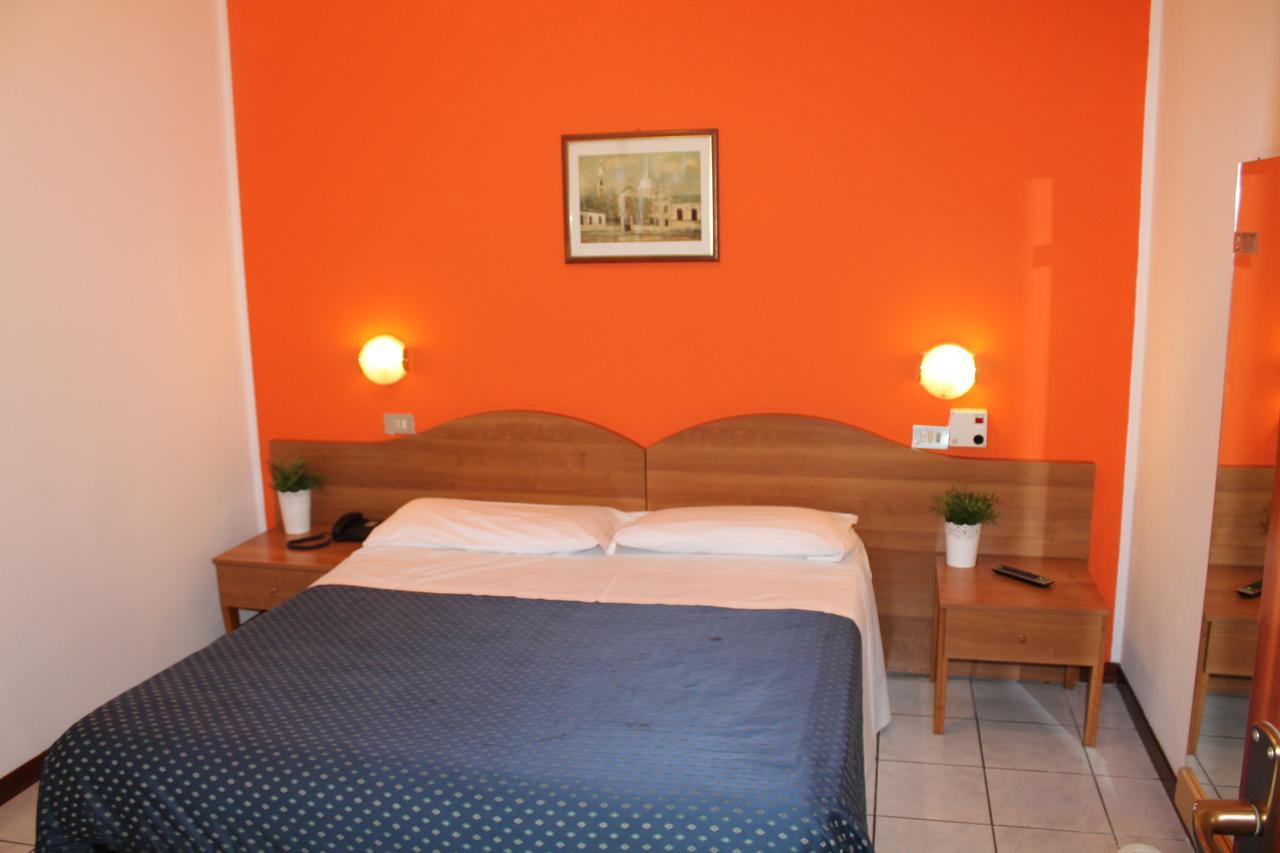 Hotel La Pace Milão