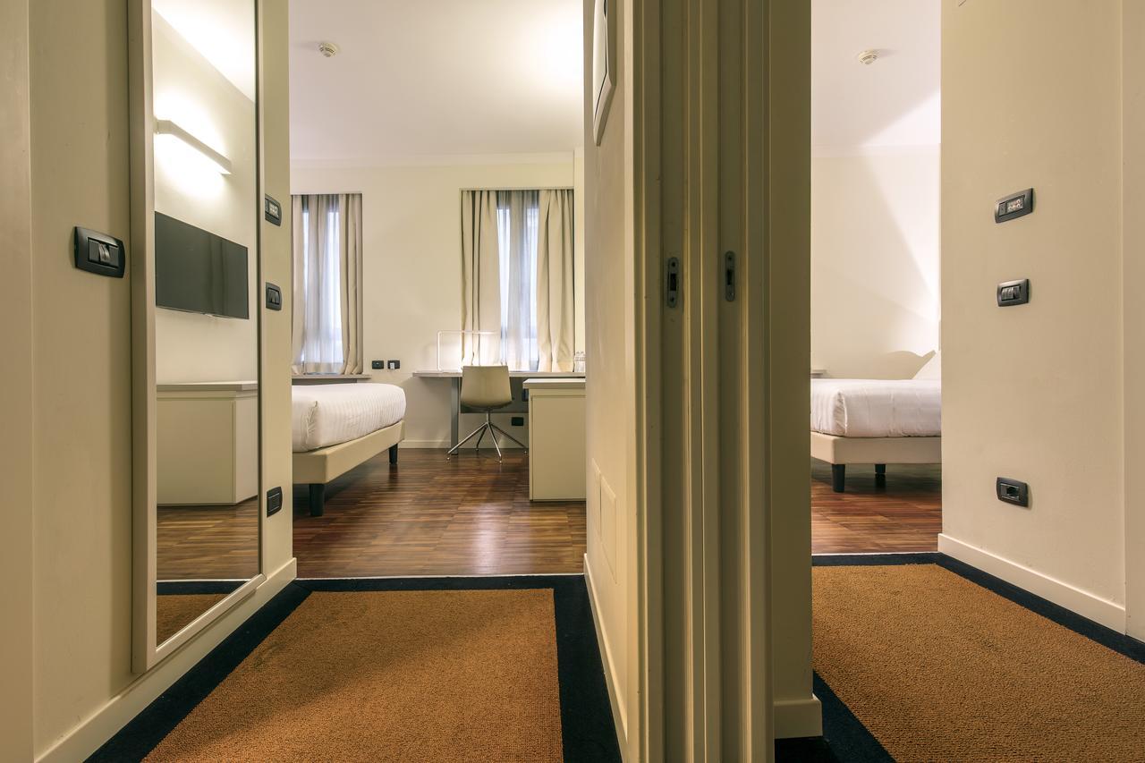 43 Station Hotel