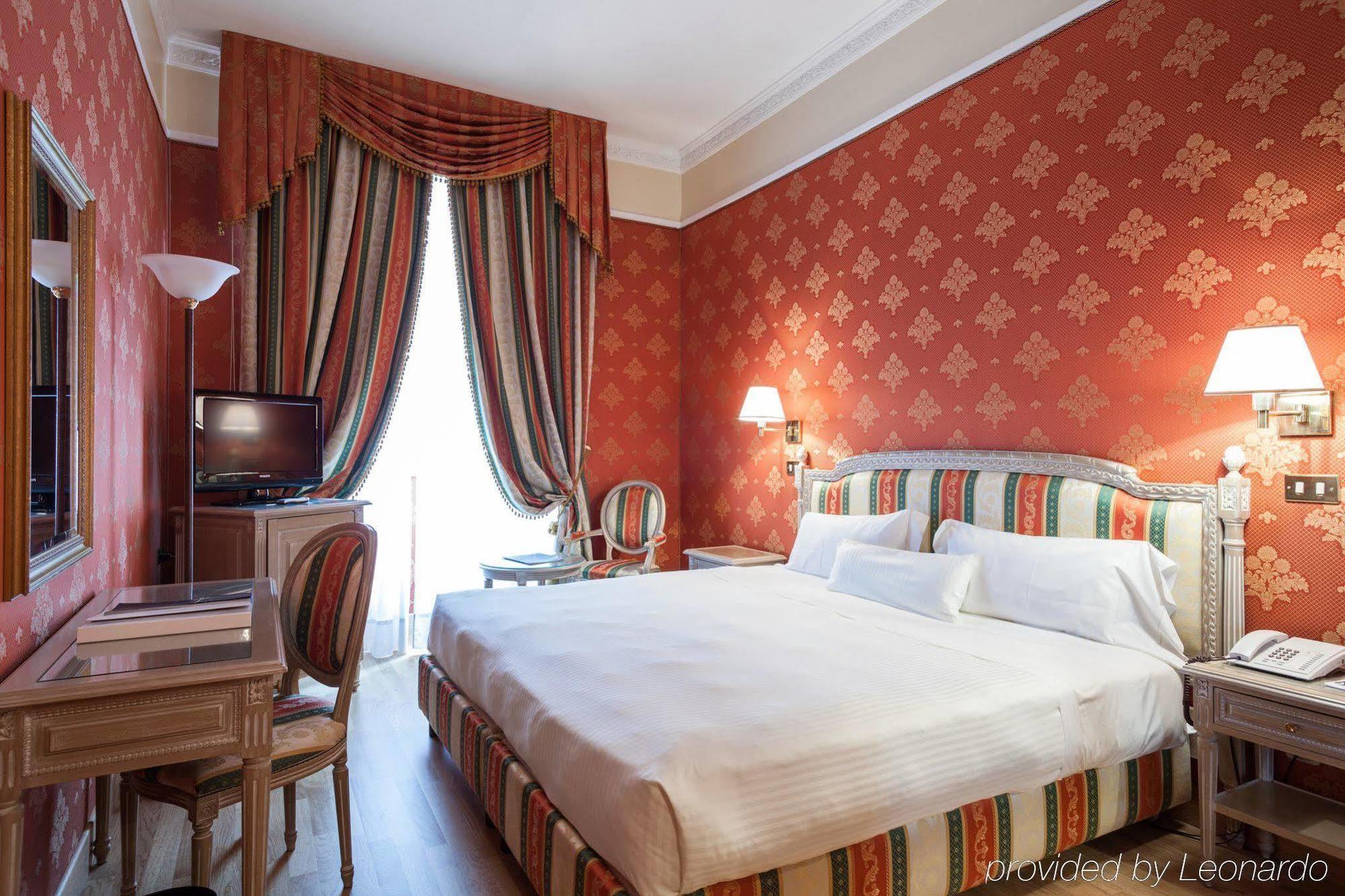 Hotel Sina De La