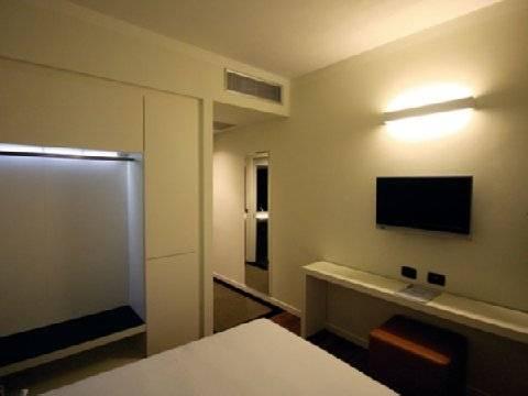 Monopole 3* Milão