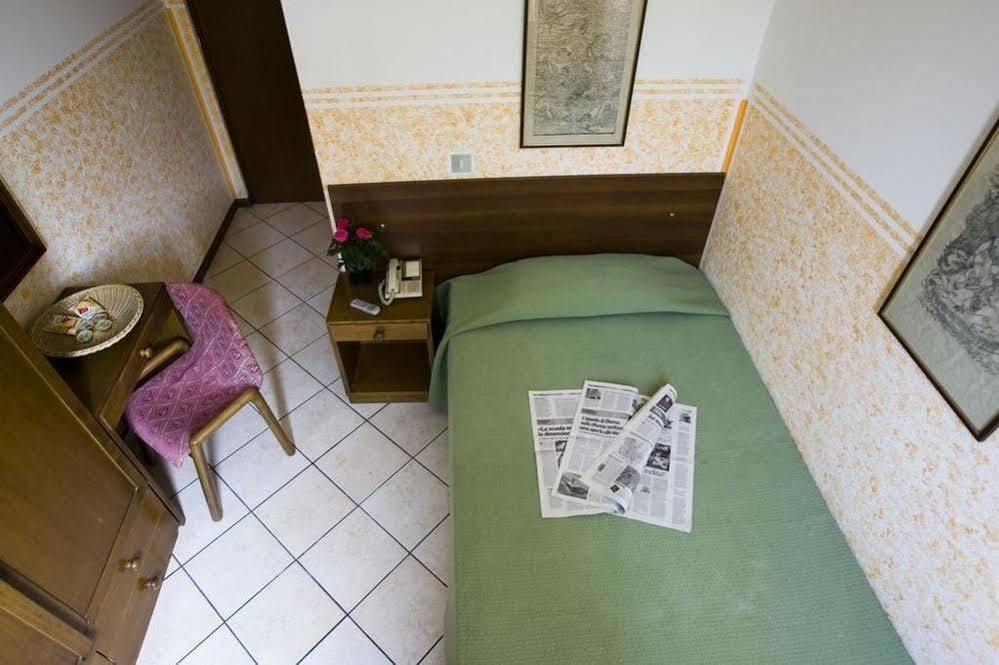 Hotel La Pace Milão