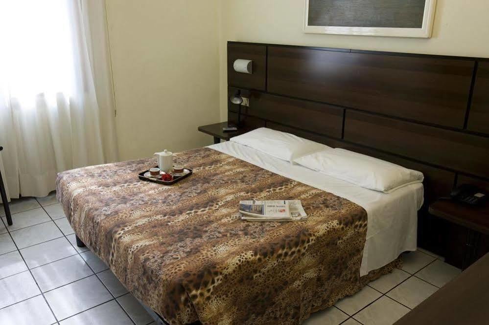 La Pace Hotel