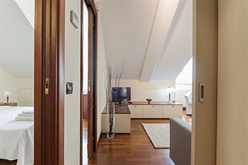 Royal Magenta & Luxury Apartment *