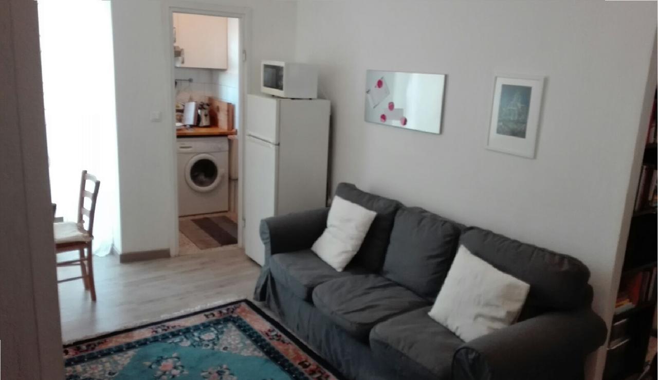 In Milano, Close To Undergrond M3 Apartment *