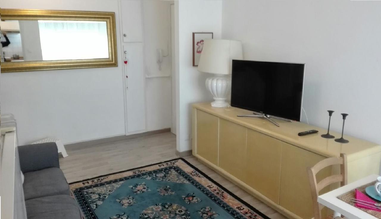In Milano, Close To Undergrond M3 Apartment Mailand