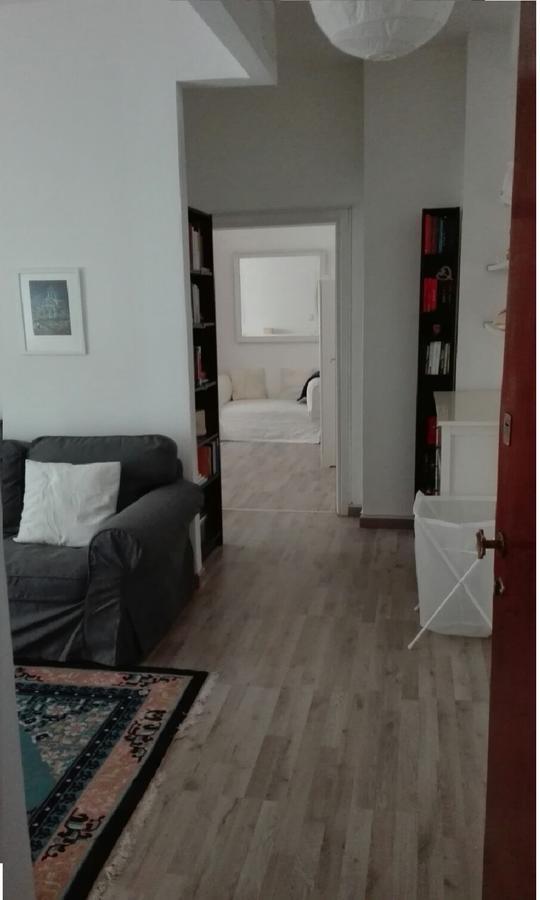 In Milano, Close To Undergrond M3 Apartment